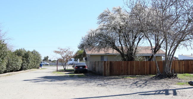 10319 N State Route 99 Hwy in Stockton, CA - Building Photo - Building Photo