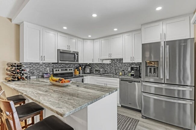 property at 923 Springdale Cir