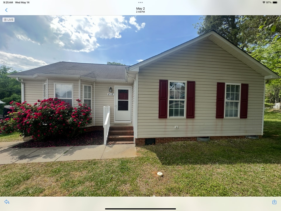 816 Central Ct in High Point, NC - Foto de edificio