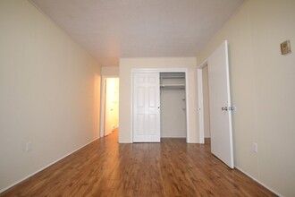 420-426 W South St in Bolivar, MO - Foto de edificio - Building Photo