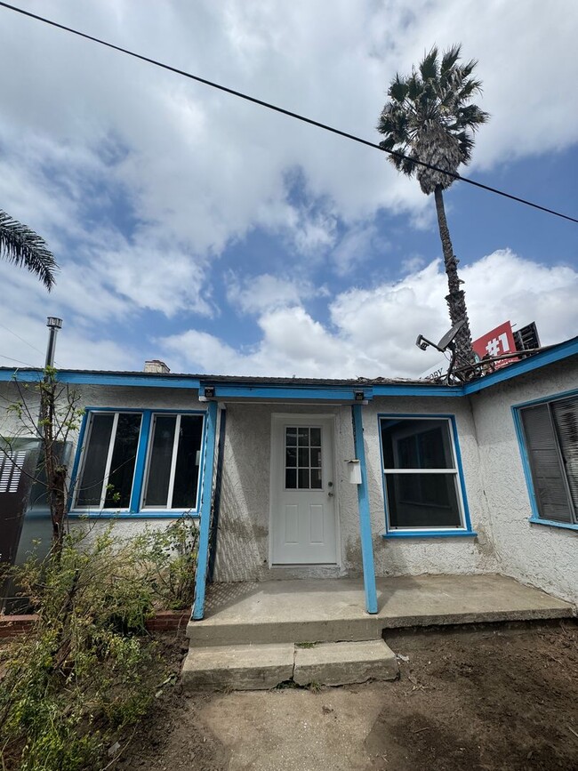 property at 1663 Del Amo Blvd