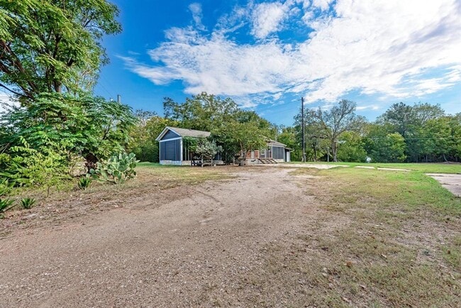 2785 N Main St in Bastrop, TX - Building Photo - Building Photo
