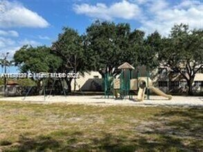 6115 NW 186th St in Hialeah, FL - Building Photo - Building Photo