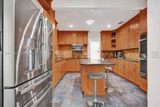 3757 Prairie Ave in Miami Beach, FL - Building Photo - Building Photo