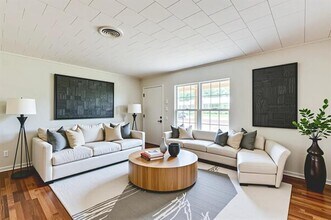 1230 Bellaire Dr in Grapevine, TX - Building Photo - Building Photo