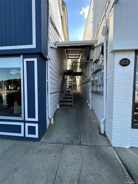 85 Lake St in Harrison, NY - Building Photo