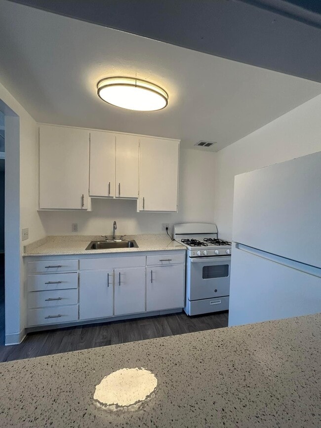 Desert Fountains at Palm Desert in Palm Desert, CA - Building Photo - Building Photo