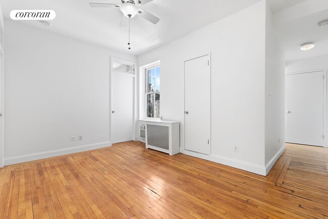 269 W 12th St in New York, NY - Building Photo - Building Photo