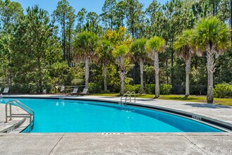 384 Date Palm Ln in Freeport, FL - Building Photo - Building Photo
