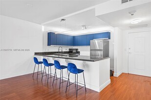 2500 Parkview Dr, Unit 1503 in Hallandale Beach, FL - Building Photo