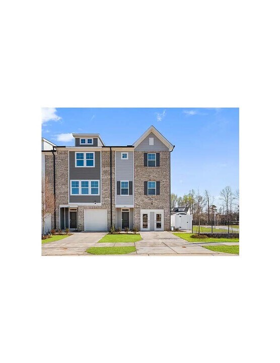 1916 Fishamble St in Fuquay Varina, NC - Building Photo