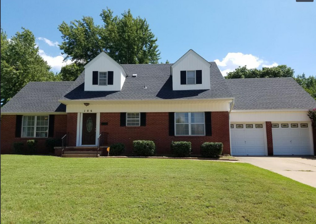 property at 106 W Silver Meadow Dr