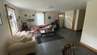 279 Mast Rd in Durham, NH - Building Photo - Building Photo