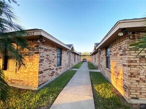 12 W La Guardia Ln in Edinburg, TX - Building Photo - Building Photo