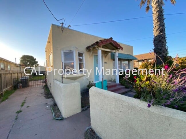 54 Buena Vista St in Salinas, CA - Building Photo - Building Photo