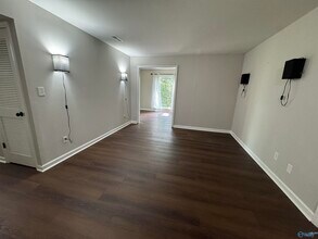2009 Colony Dr SW in Huntsville, AL - Building Photo - Building Photo