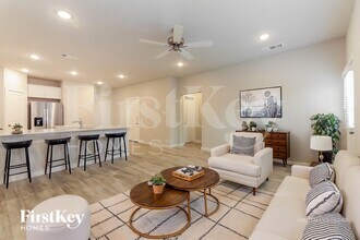 623 Sophia Wy in Lewisville, TX - Foto de edificio - Building Photo