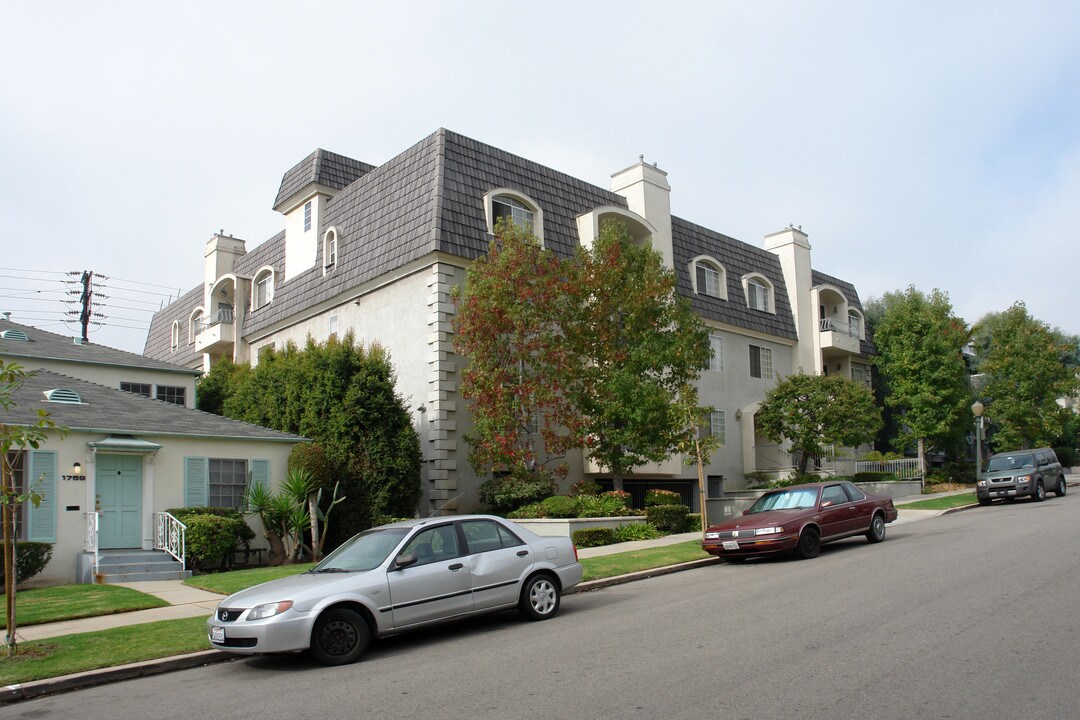 1747 Glendon Ave in Los Angeles, CA - Building Photo