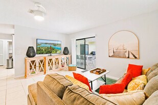 9126 E Highland Pines Blvd in Palm Beach Gardens, FL - Building Photo