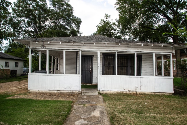 property at 4306 Metropolitan Ave