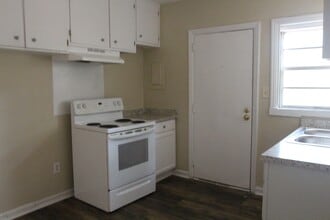 905 W Whitney Ave in Albany, GA - Building Photo - Building Photo