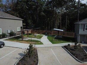 615 Hayman St in Huntsville, TX - Building Photo - Building Photo