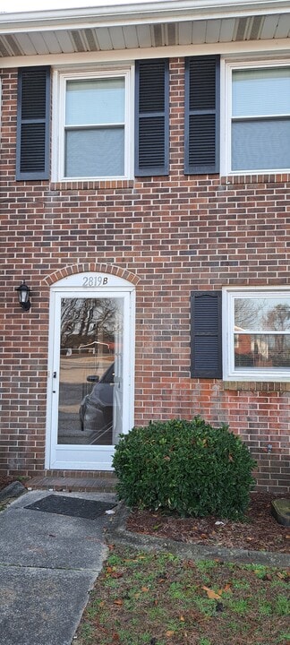 2819 McLain St in Goldsboro, NC - Foto de edificio