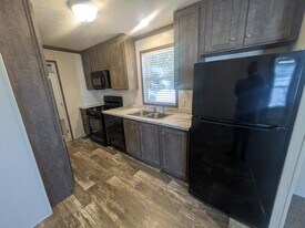 278 New Mexico in Belleville, MI - Building Photo