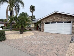 1320 La Miranda Ave in Escondido, CA - Building Photo - Building Photo