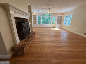 410 Montevallo Dr in Sandy Springs, GA - Building Photo - Building Photo