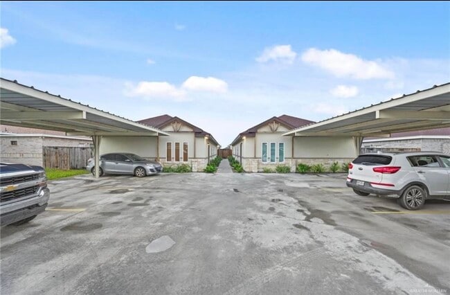 908 W La Pointe Ave, Unit 1 in Alton, TX - Building Photo - Building Photo