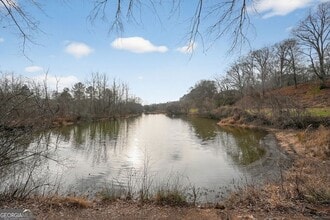 3921 Riverlook Pkwy SE, Unit 210 in Marietta, GA - Foto de edificio - Building Photo
