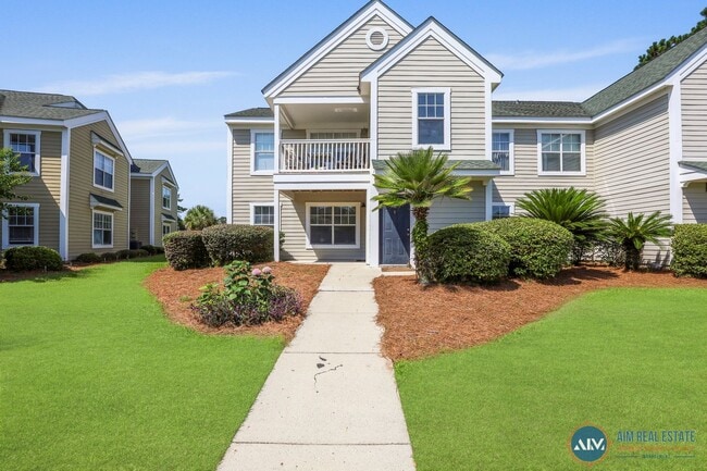 property at 8 Old S Ct