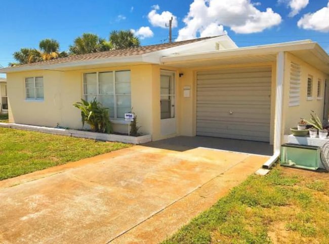 property at 21 Rivershore Dr
