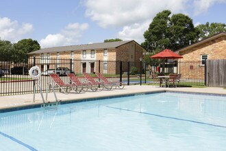 Pindo Pointe in Beaumont, TX - Foto de edificio - Building Photo