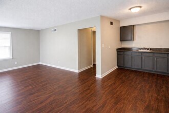 318 Red Oak St in Memphis, TN - Building Photo - Building Photo