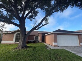 1518 Storington Ave in Brandon, FL - Building Photo