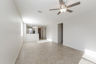 2202 W Gold Dust Ave in San Tan Valley, AZ - Building Photo - Building Photo