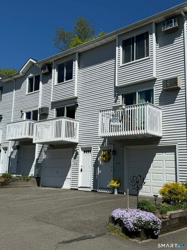 property at 1001 Old Colony Rd