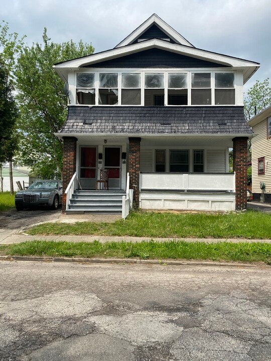 884 E 131st St, Unit #2 in Cleveland, OH - Building Photo