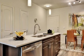 11400 Domain Dr, Unit 3101 in Austin, TX - Building Photo - Building Photo