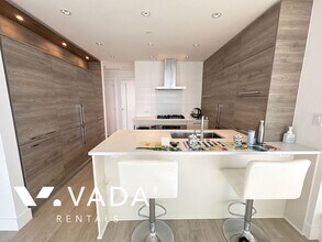 7388 Kingsway in Burnaby, BC - Building Photo - Building Photo