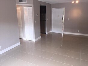 251 Bonnie Blvd in Palm Springs, FL - Building Photo - Building Photo