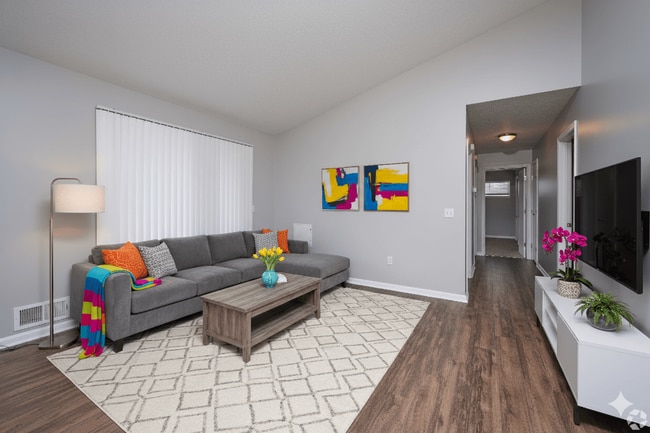 CenterPointe Apartments & Townhomes in Canandaigua, NY - Foto de edificio - Building Photo