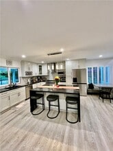 10468 Des Moines Ave in Porter Ranch, CA - Building Photo - Building Photo