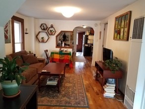 834 California N Ave, Unit 2 in Chicago, IL - Foto de edificio - Building Photo