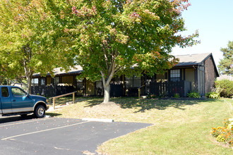 Sandalwood Wood Place in Piqua, OH - Building Photo - Building Photo