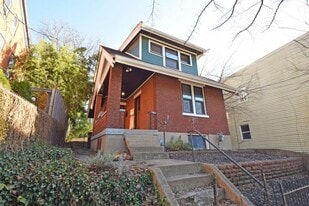 1122 Holman Ave in Covington, KY - Building Photo