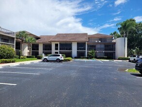 3200 Twin Lakes Terrace in Fort Pierce, FL - Building Photo - Building Photo