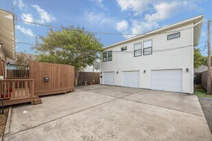 611 E 20th St in Houston, TX - Building Photo